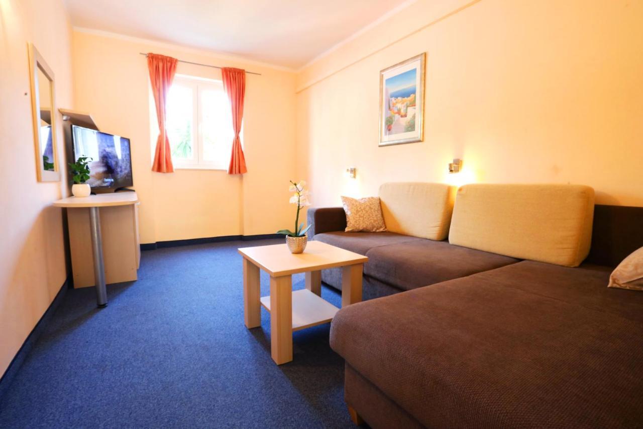Beach Apartments Vlado Podstrana Bagian luar foto