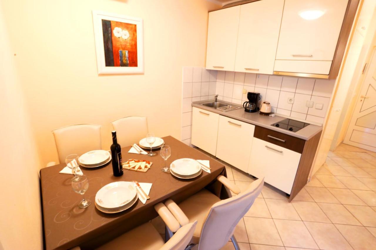 Beach Apartments Vlado Podstrana Bagian luar foto