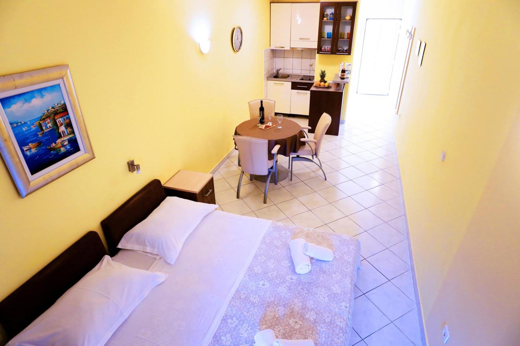 Beach Apartments Vlado Podstrana Bagian luar foto