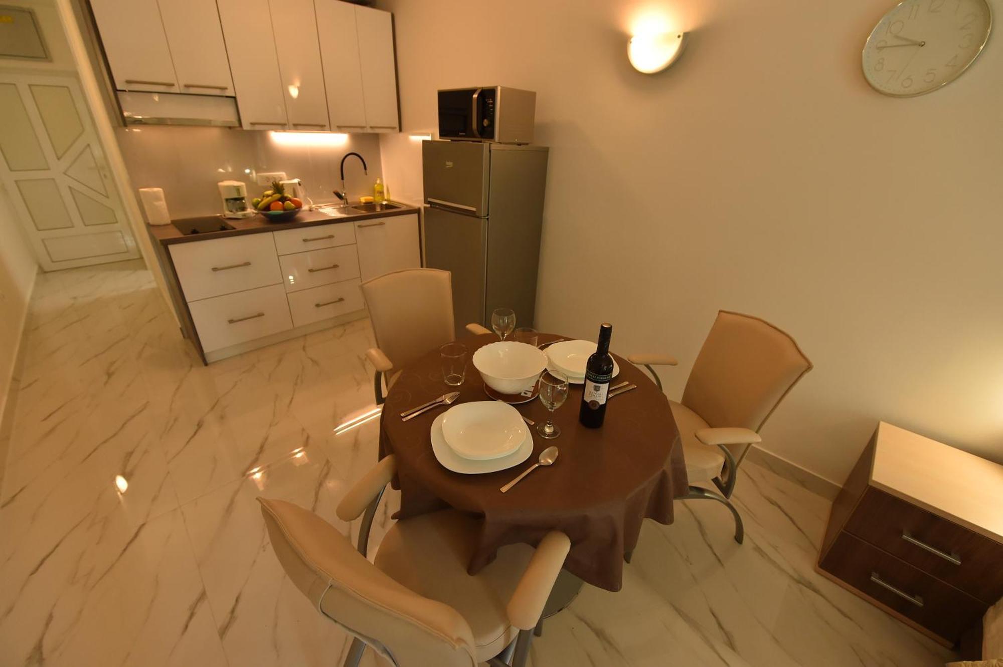 Beach Apartments Vlado Podstrana Bagian luar foto